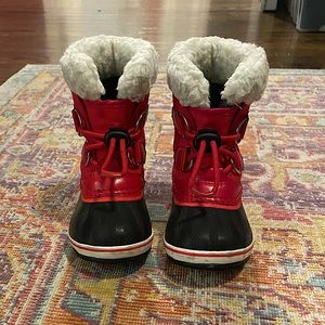 Kids Sorel yoot waterproof snow boot, size US 8, raspberry pink
